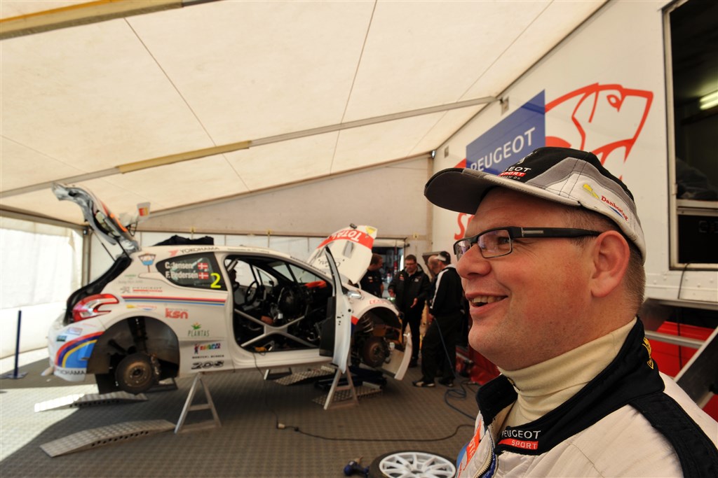Lørdag tester Christian Jensen sin Peugeot 208 T16 før sæsonstarten.
